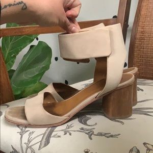 SOLD Coclico tan nubuck sandal